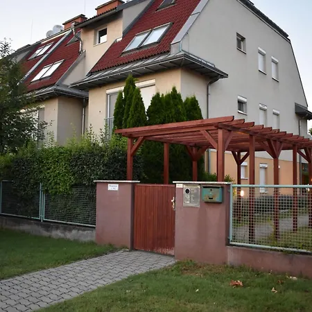 Balaton Lakeview 자르마디